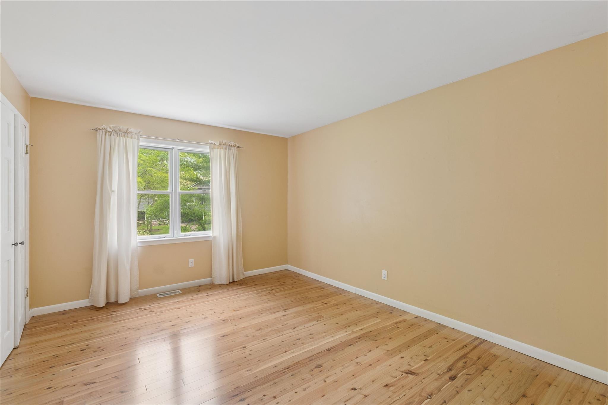 6 Carriage Path, Manorville, New York image 21