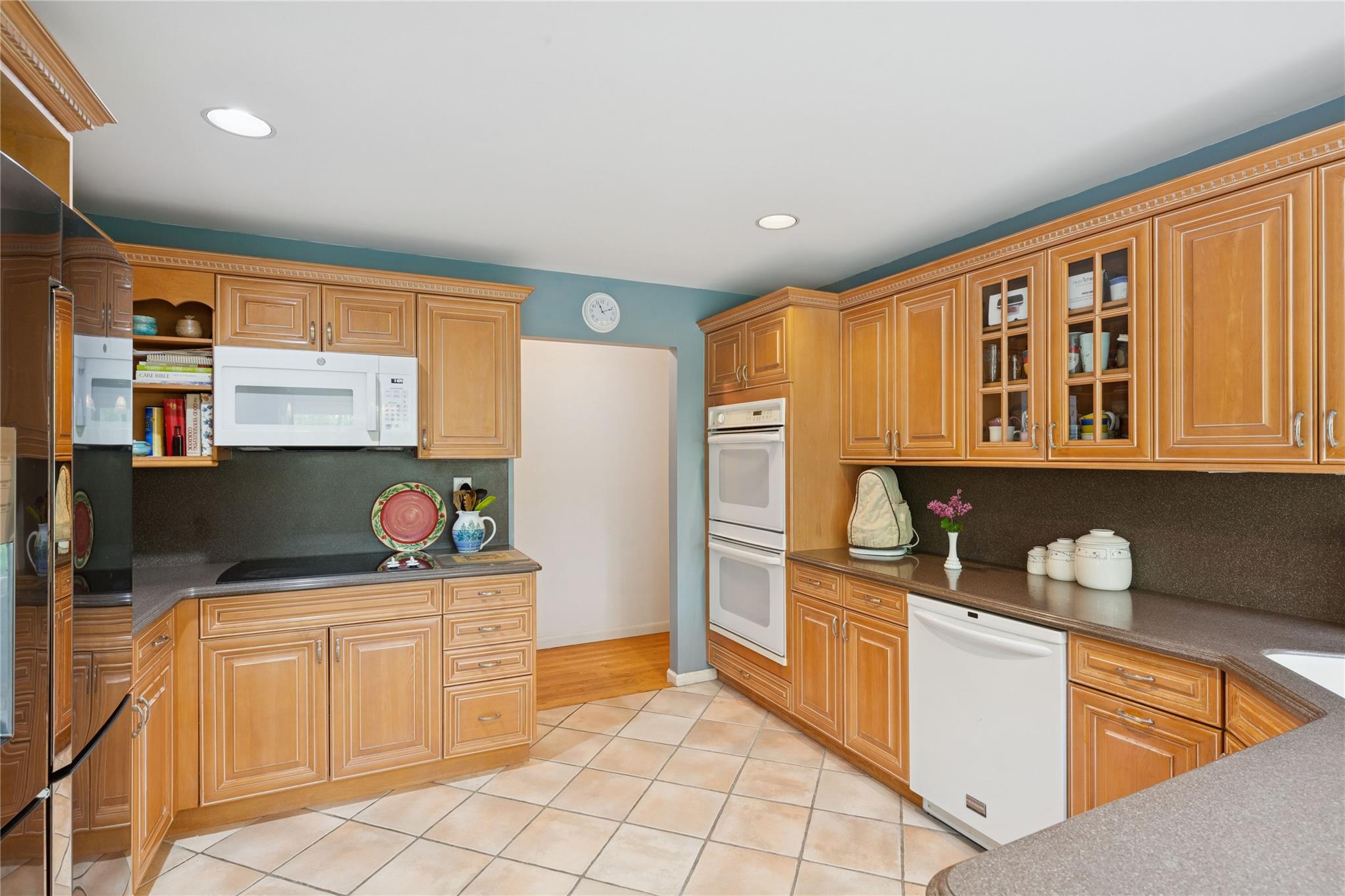 6 Carriage Path, Manorville, New York image 13