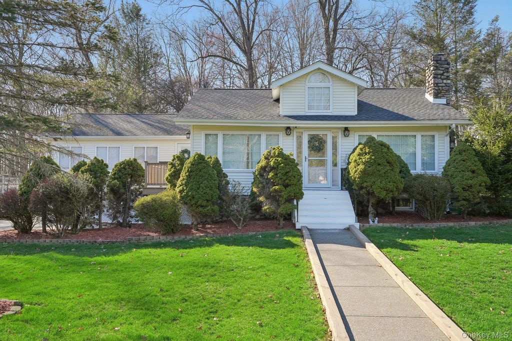 Photo of 17 Pine Hill Road, Highland Mills, NY 10930 (MLS # 980393)