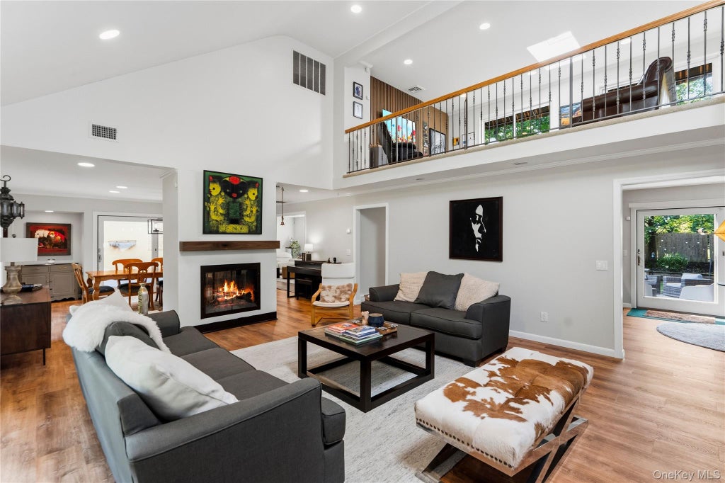 Photo of 1 W Gate Drive, Huntington, NY 11743 (MLS # 1057045)