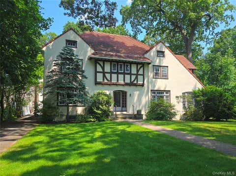 Homes For Rent - 134 Pelhamdale Avenue<br/> Westchester County, Pelham, NY 10803