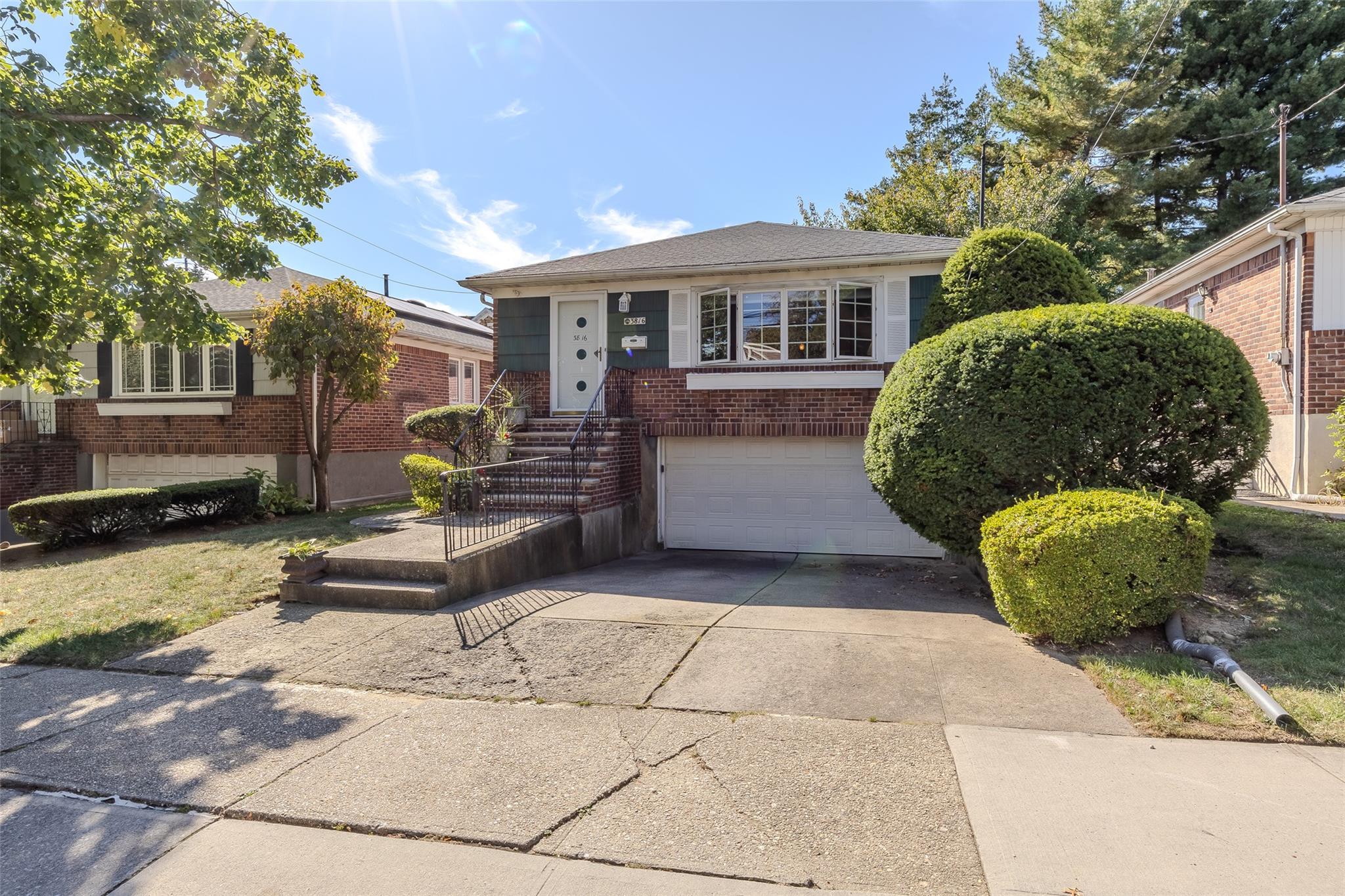 Property for Sale at 211th Street, Bayside, Queens, NY - Bedrooms: 3 
Bathrooms: 3 
Rooms: 10  - $1,260,000