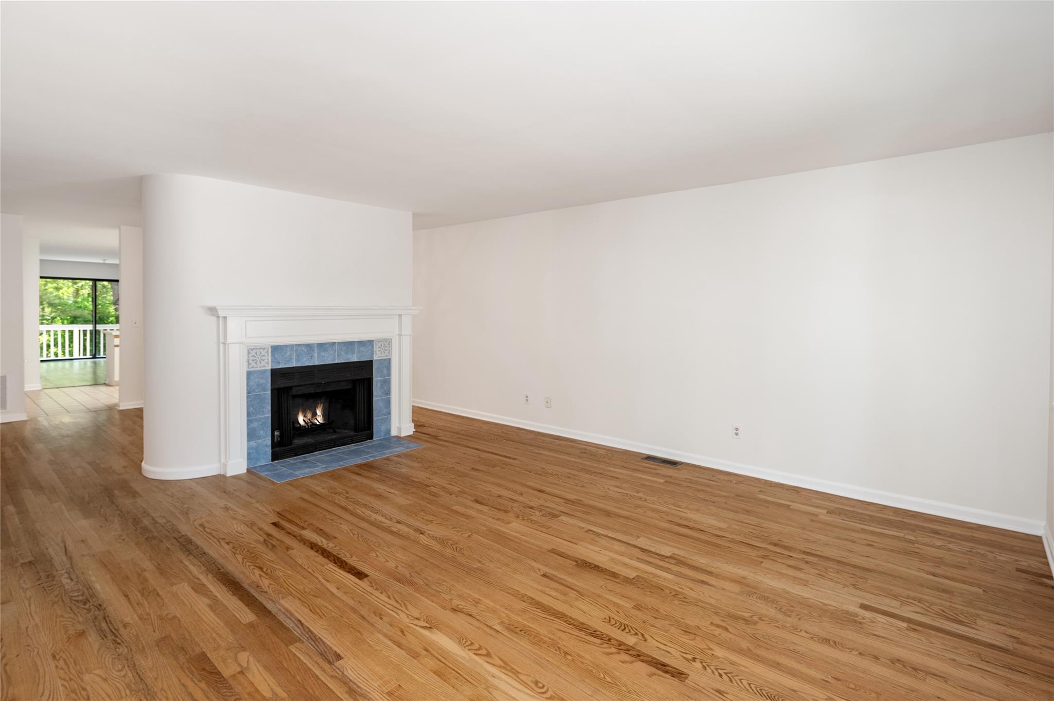 242 Deer Hill