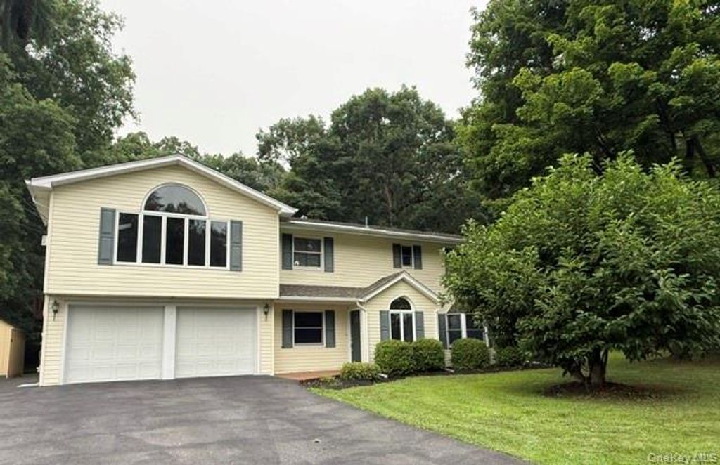 Photo of 143 Pineview Avenue AVE, Bardonia, NY 10954 (MLS # 1027093)