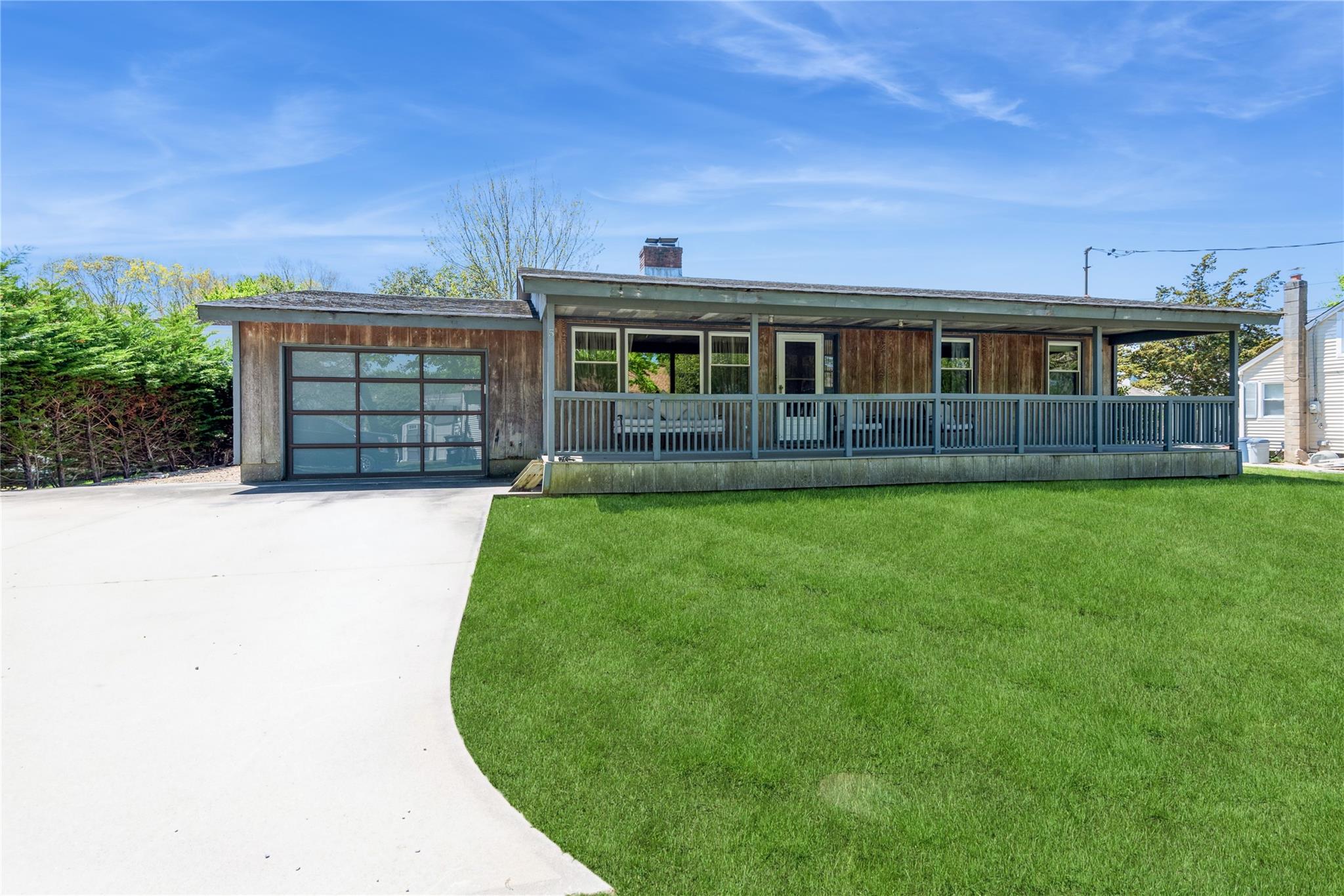 Mineola Court, Hampton Bays, Hamptons, NY - 2 Bedrooms  
2 Bathrooms - 