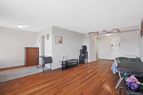 Homes For Sale - 84-20 153rd Avenue #5H<br/> Howard Beach, NY 11414