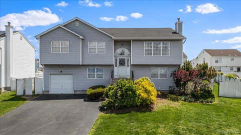 Homes For Sale - 103 Clifton Court<br/> Farmingdale, NY 11735