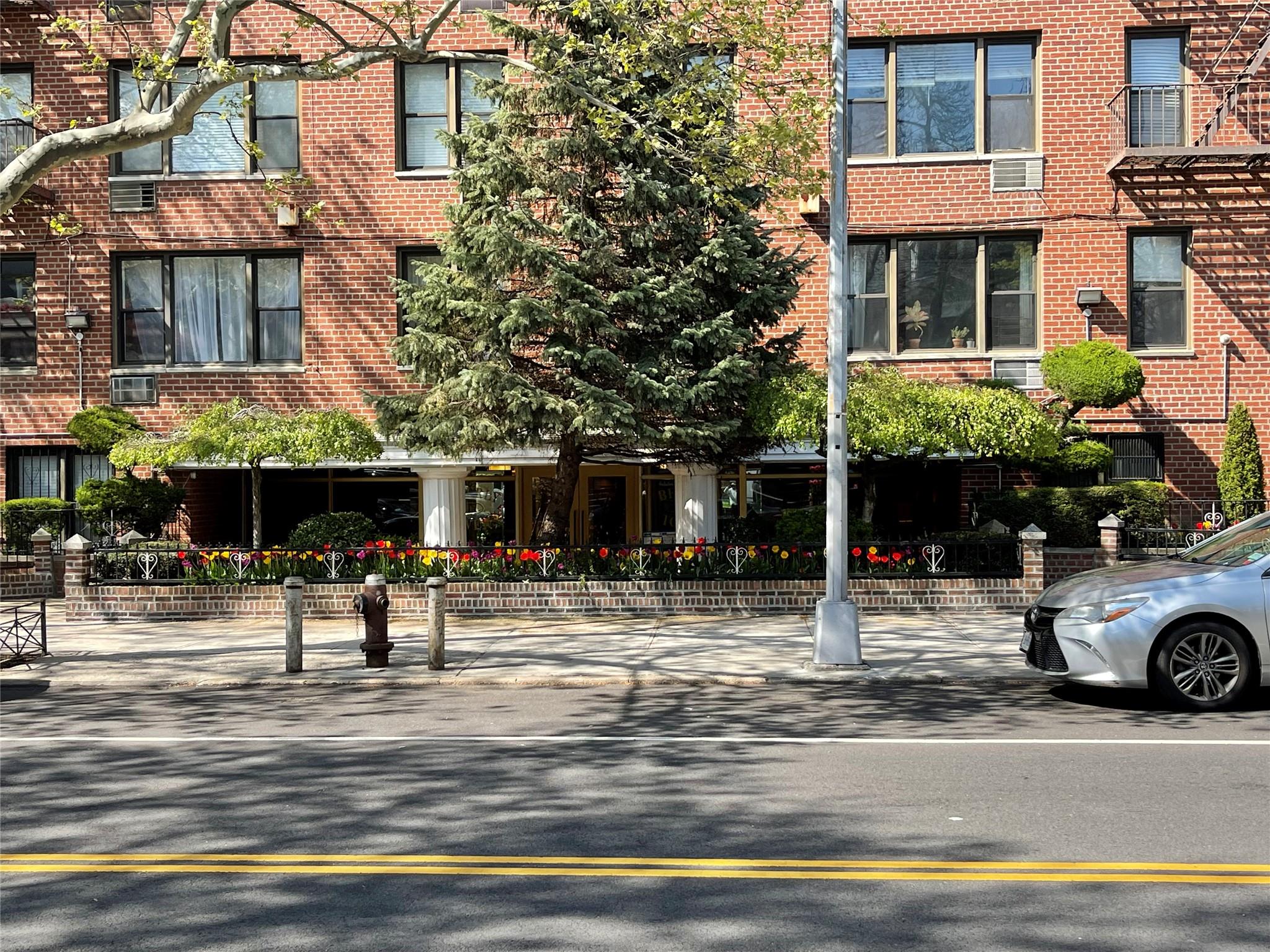 415 Beverly Road #1J, Brooklyn, New York image 1