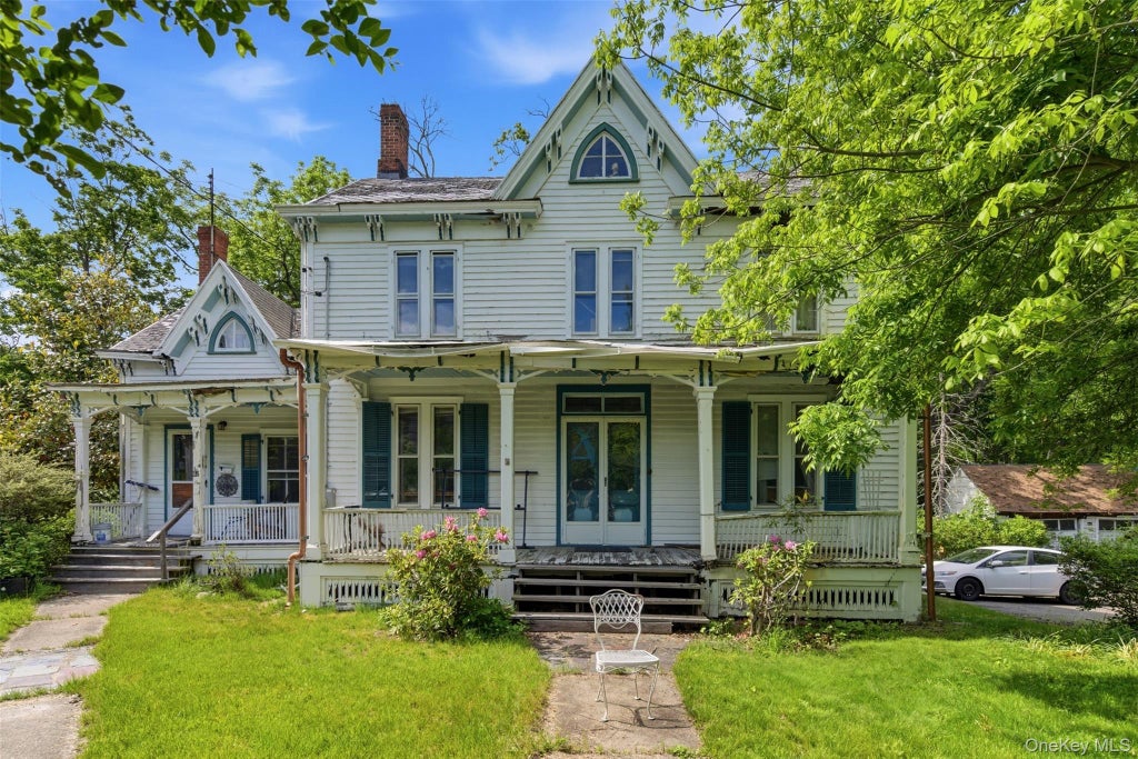 Photo of 215 Main Street, Cold Spring Harbor, NY 11724 (MLS # 1007983)