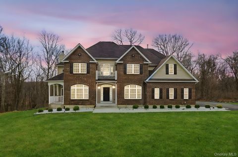 37 Willets Way Newburgh NY 12550