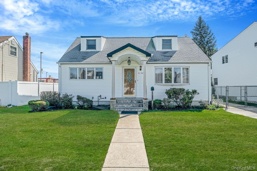 Photo of 2152 Erma Drive, East Meadow, NY 11554 (MLS # 981382)