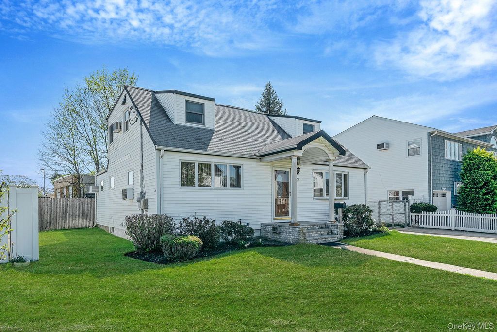 Photo of 2152 Erma Drive, East Meadow, NY 11554 (MLS # 981382)