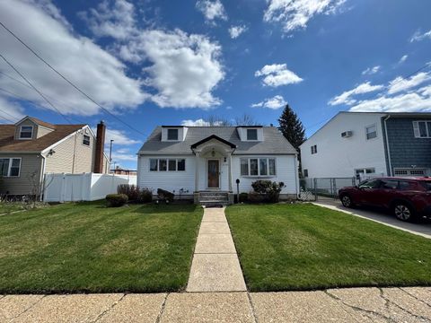 Photo of 2152 Erma Drive, East Meadow, NY 11554 (MLS # 981382)