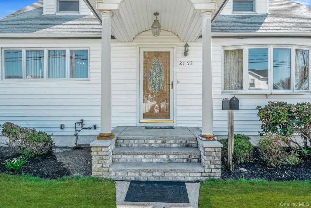 Photo of 2152 Erma Drive, East Meadow, NY 11554 (MLS # 981382)