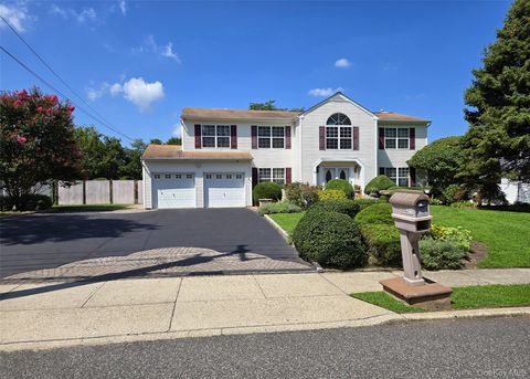 Photo of 1130 Broadway Avenue, Holbrook, NY 11741 (MLS # 901700)