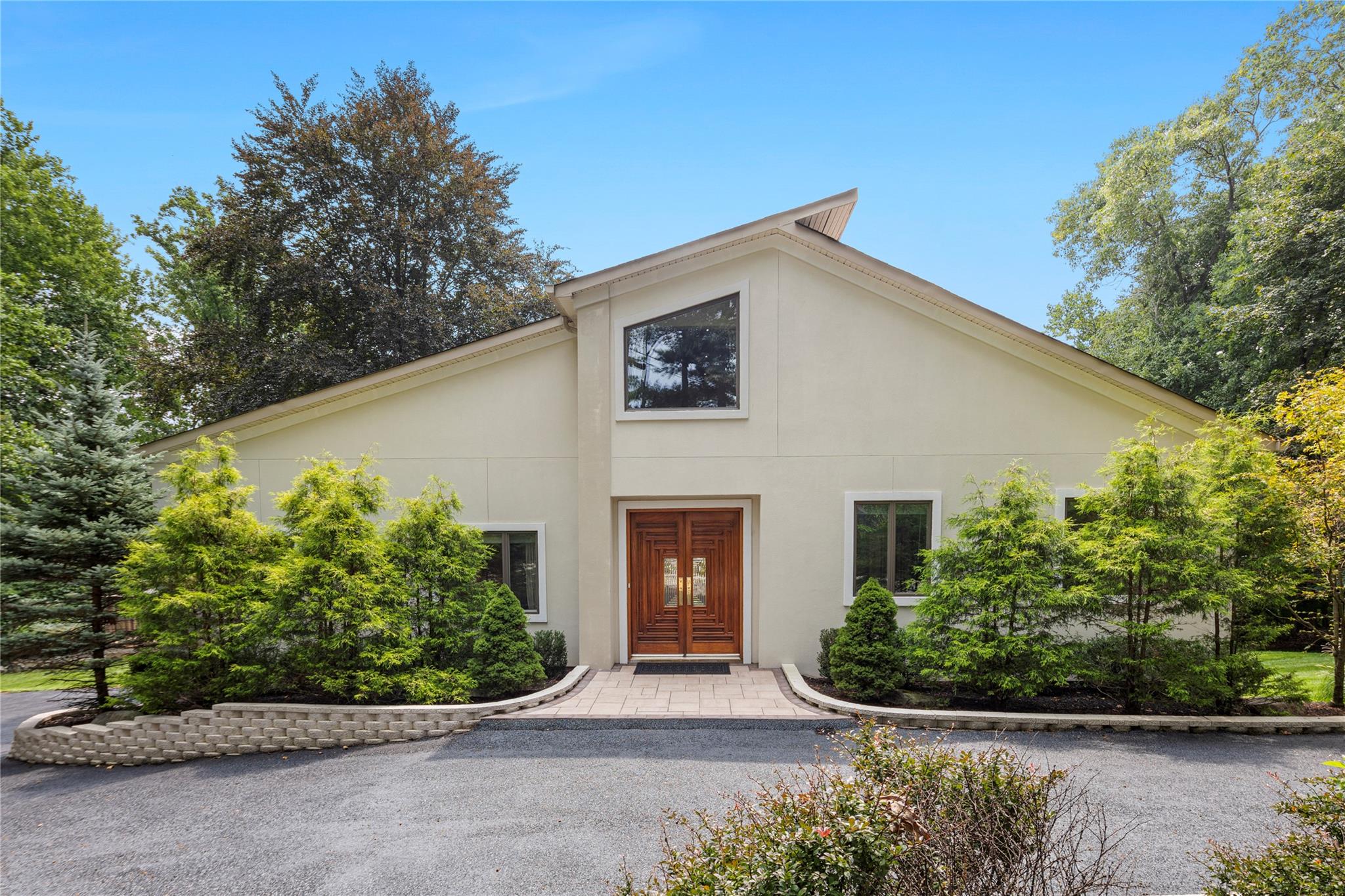 21 Hillside Court, Suffern, New York image 2