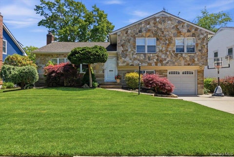 Homes For Sale - 33 Pell Terrace<br/> Nassau County, Garden City, NY 11530