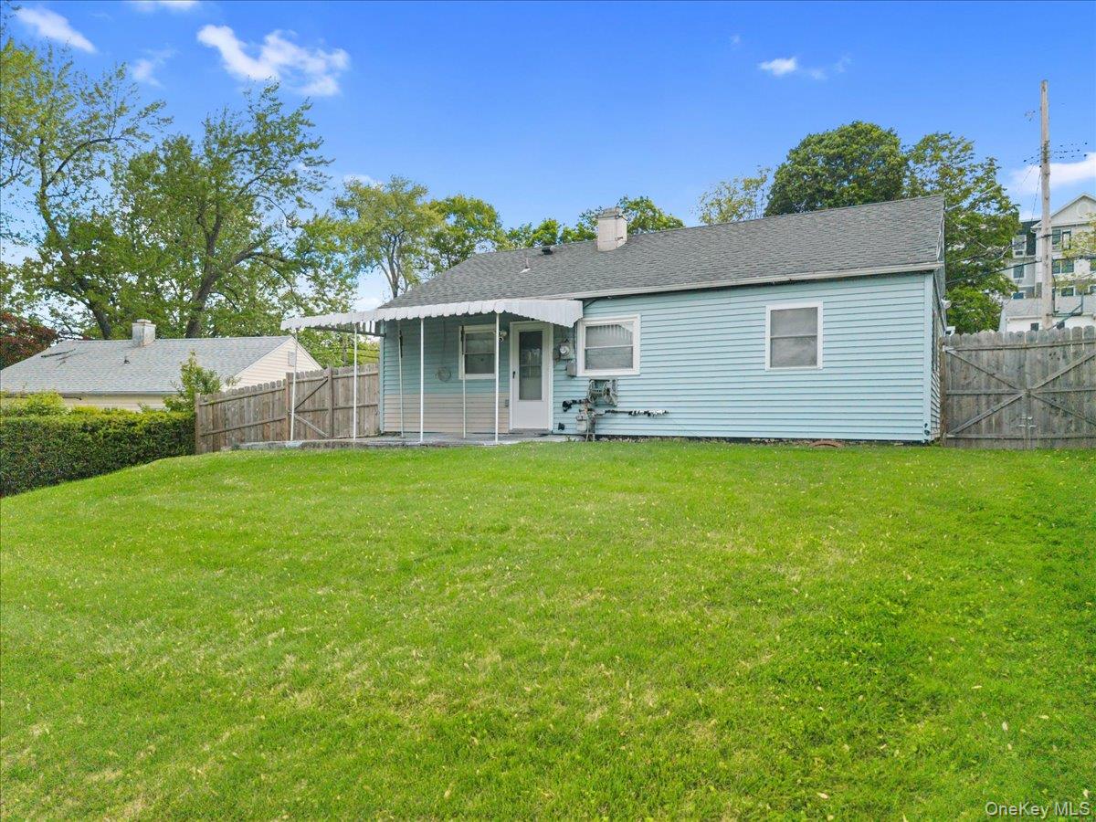 8 Cayuga Drive
