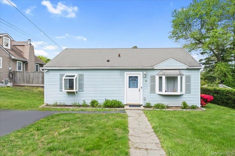 Homes For Sale - 8 Cayuga Drive<br/> Peekskill, NY 10566