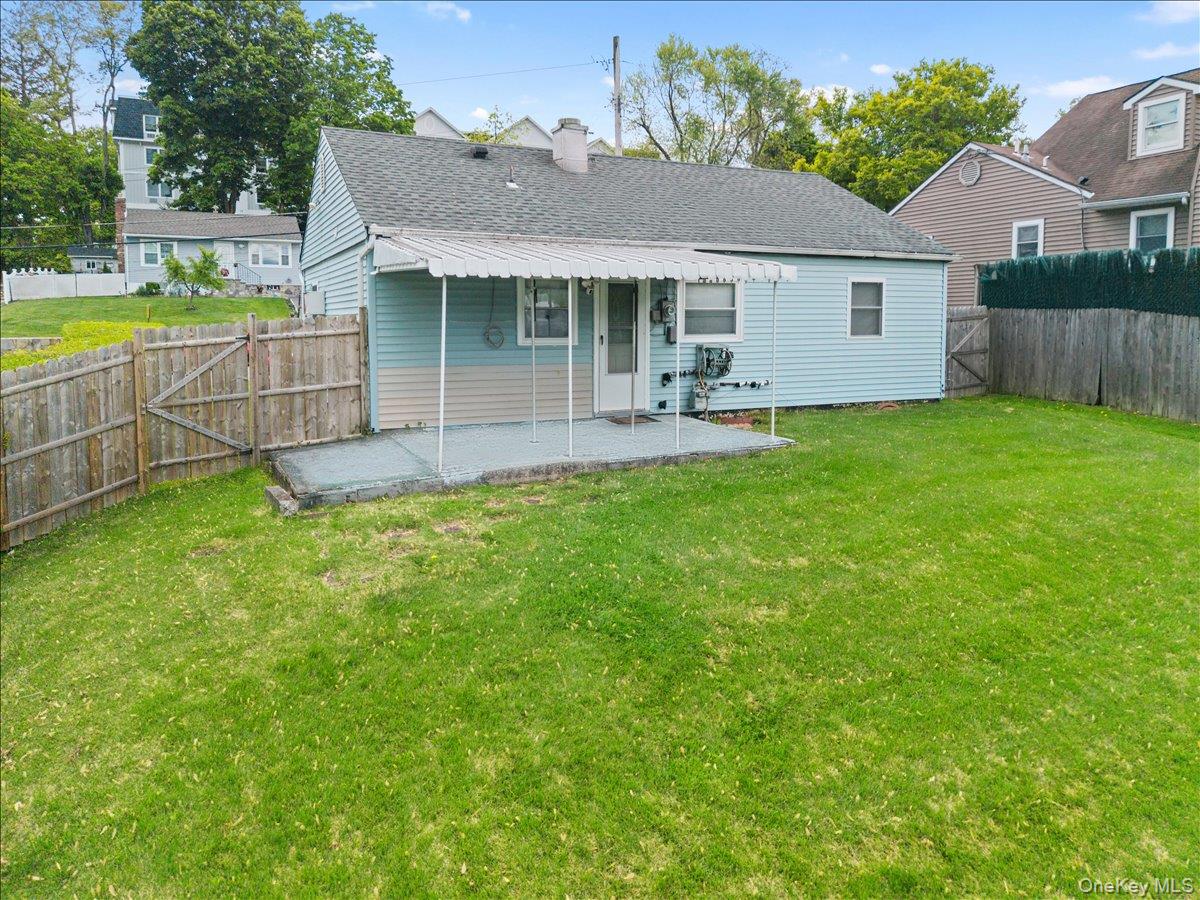 8 Cayuga Drive