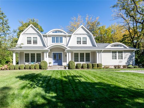 10 The Maples Roslyn NY 11576