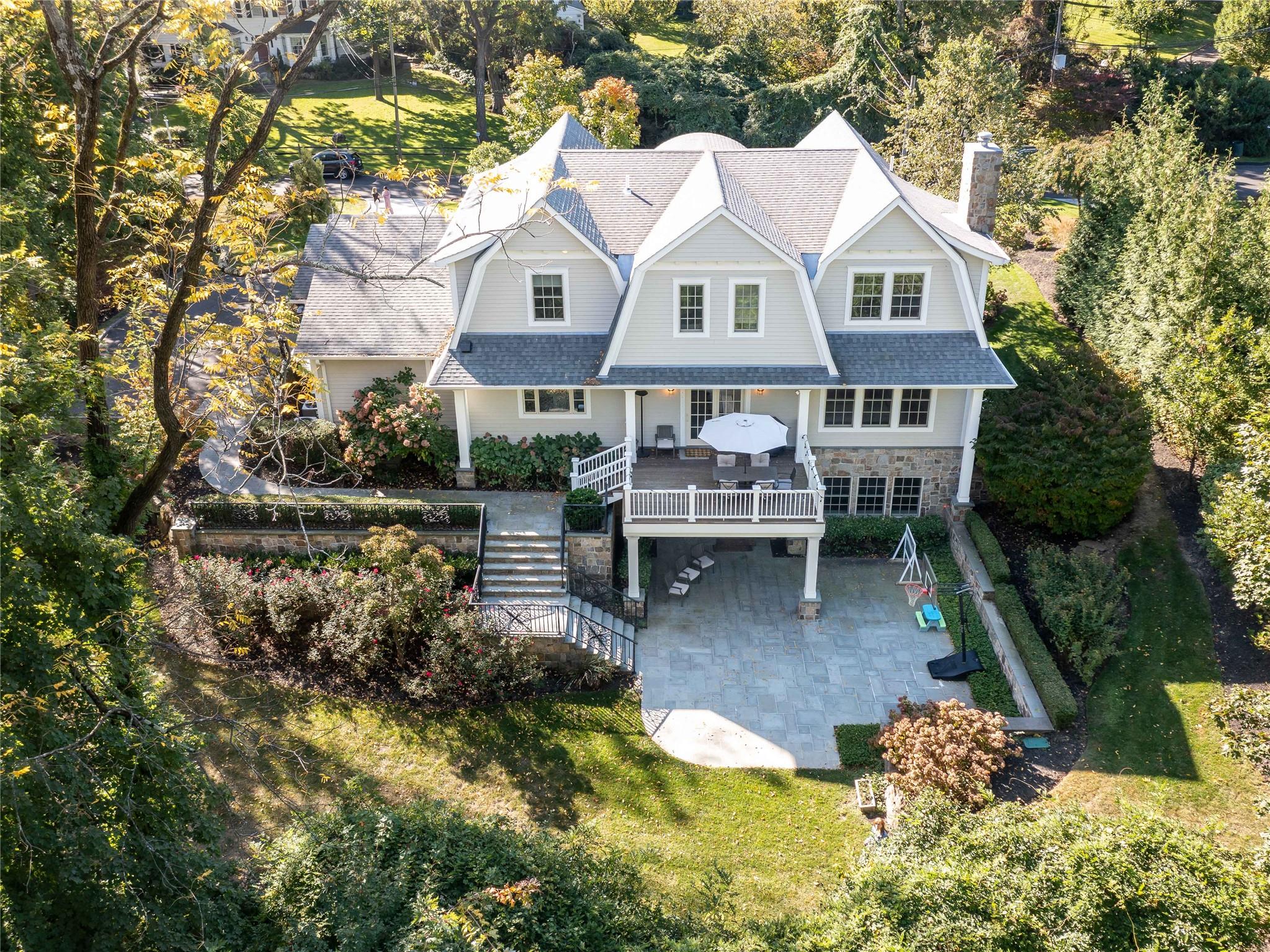 10 The Maples, Roslyn, New York image 4