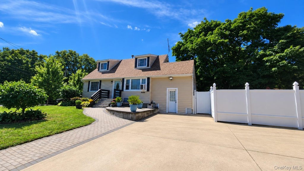 Photo of 336 Jayne Boulevard, Port Jefferson Station, NY 11776 (MLS # 1048675)