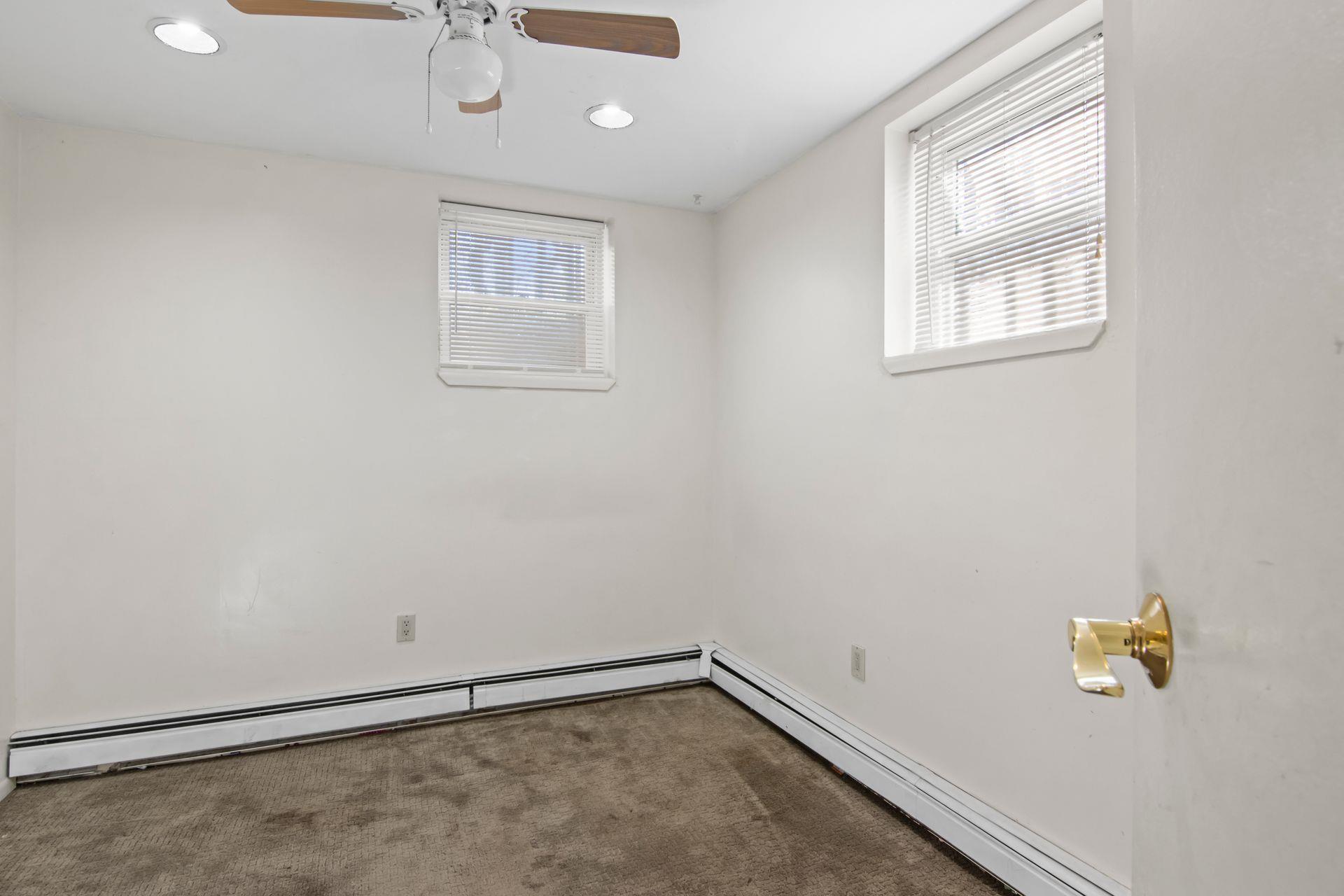 14 Samantha Drive, Coram, New York image 23