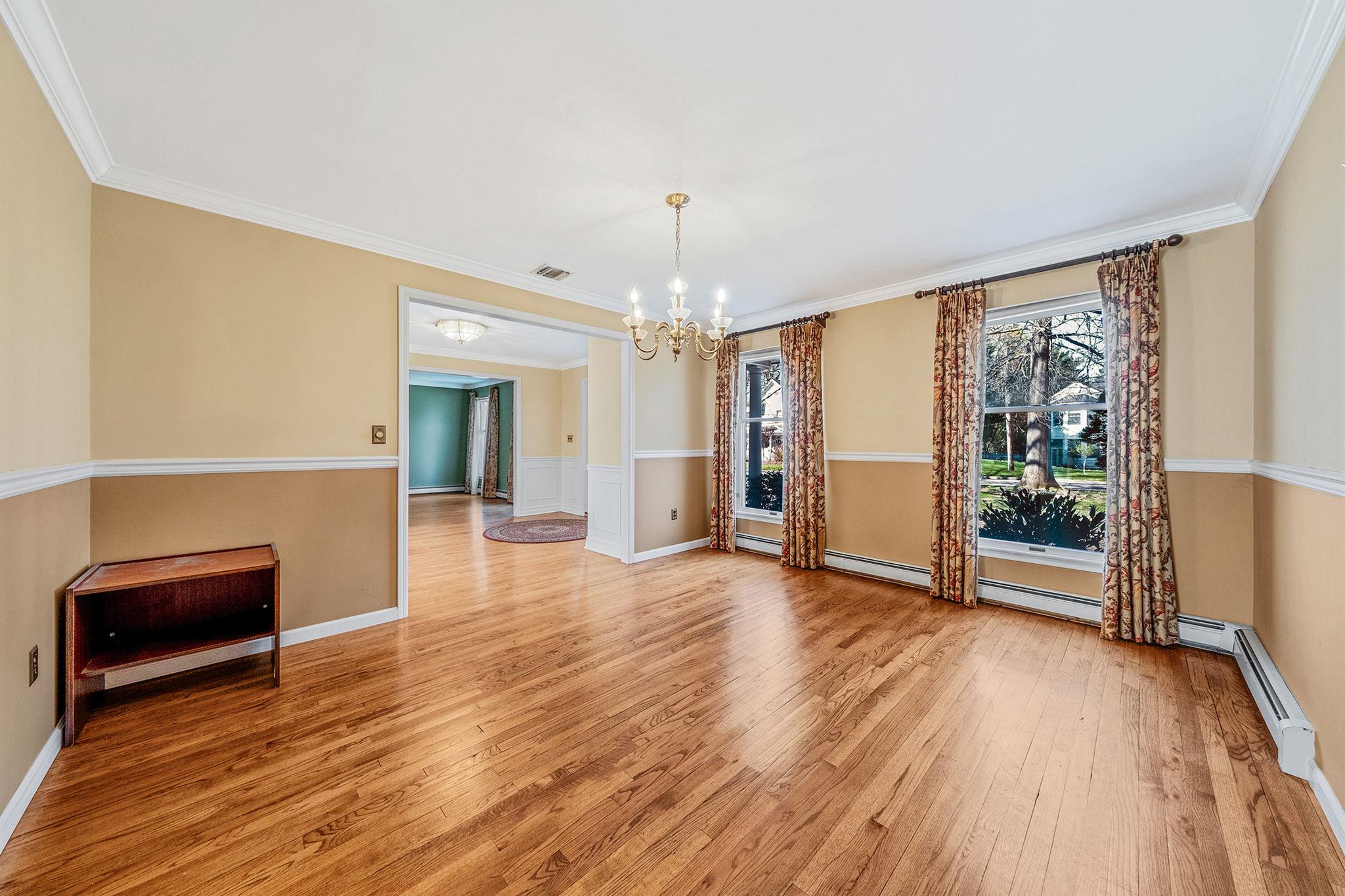 7 Wyona Court, Huntington, New York image 10
