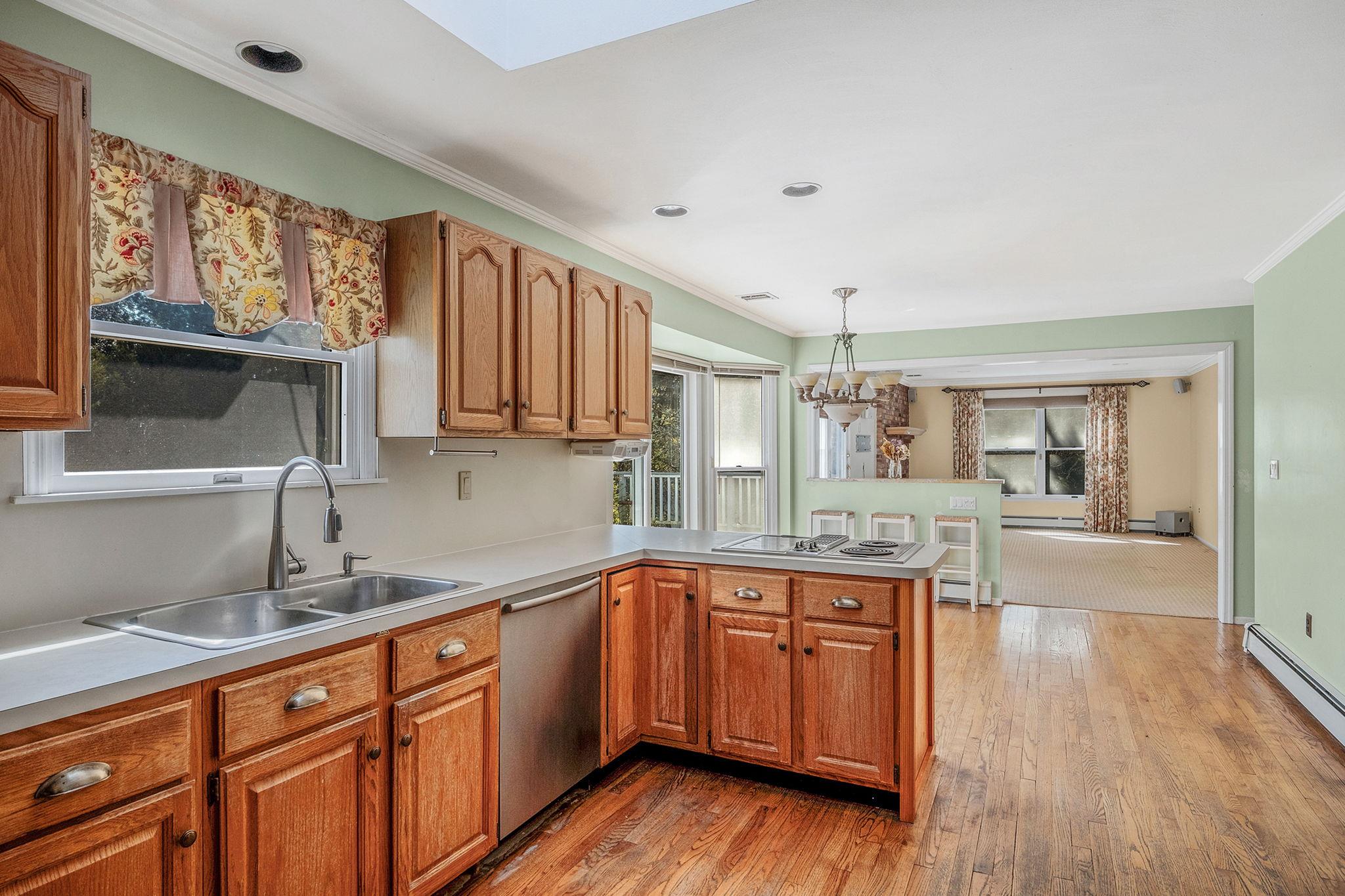 7 Wyona Court, Huntington, New York image 11