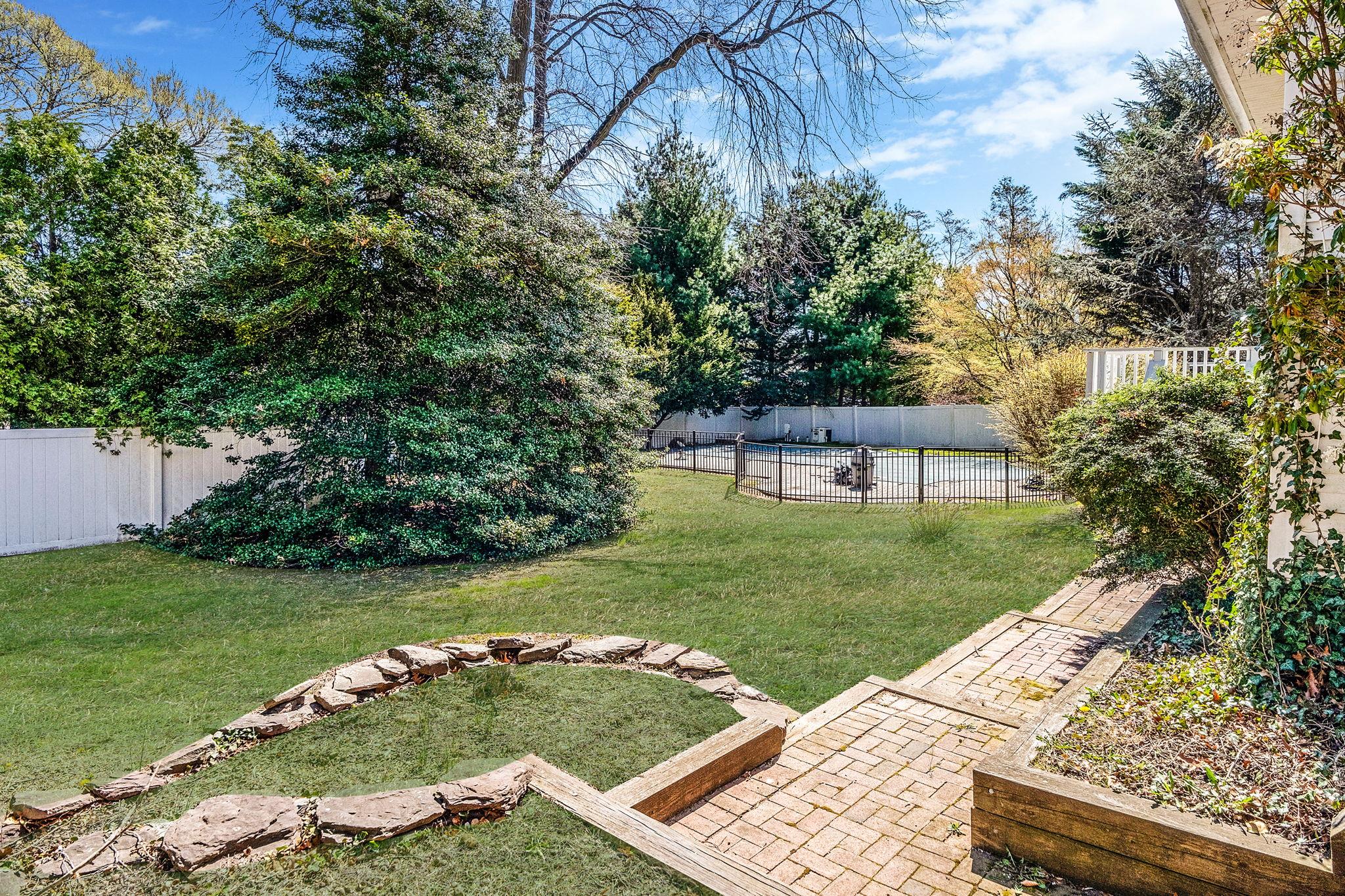 7 Wyona Court, Huntington, New York image 3
