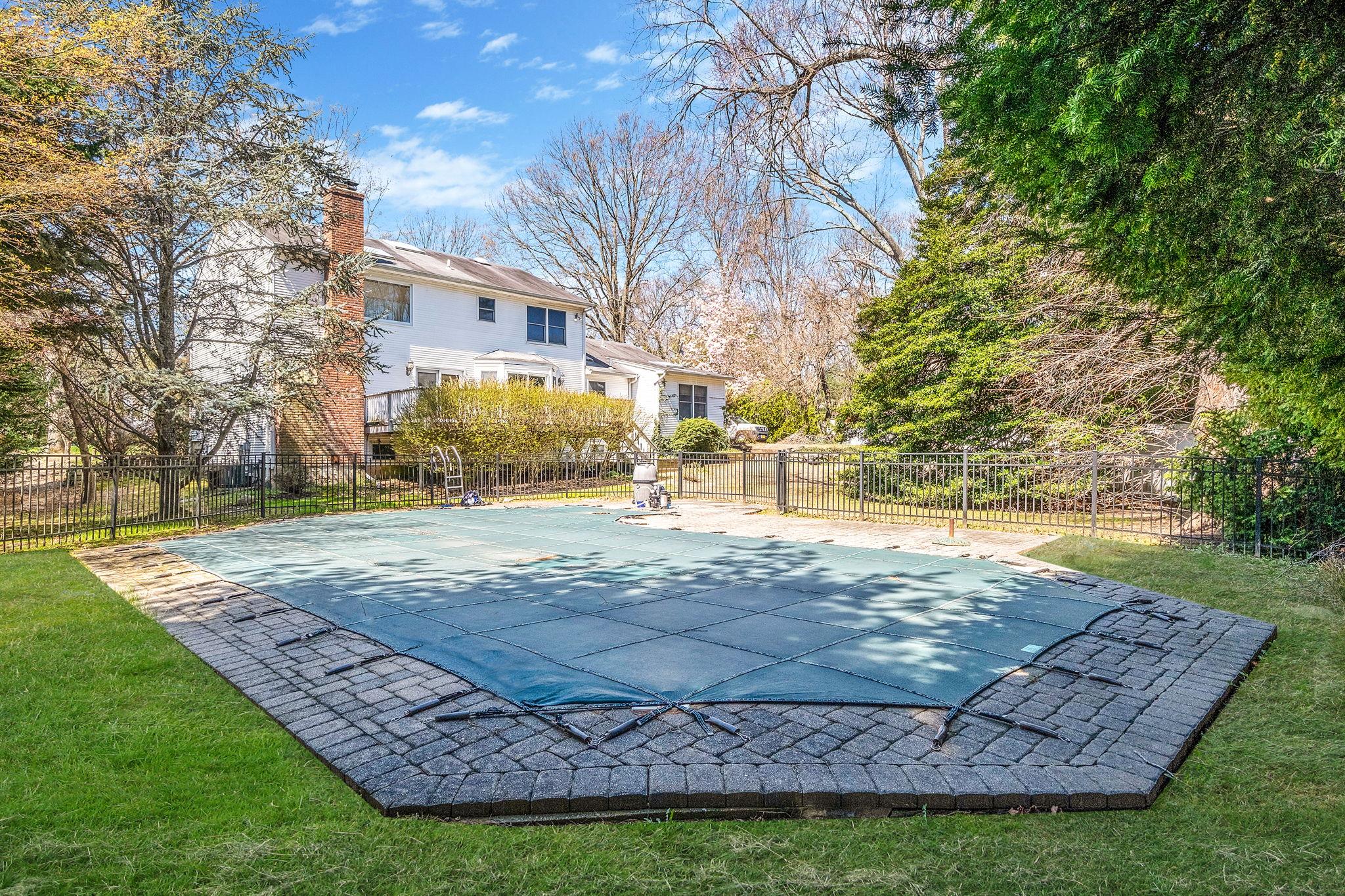 7 Wyona Court, Huntington, New York image 4