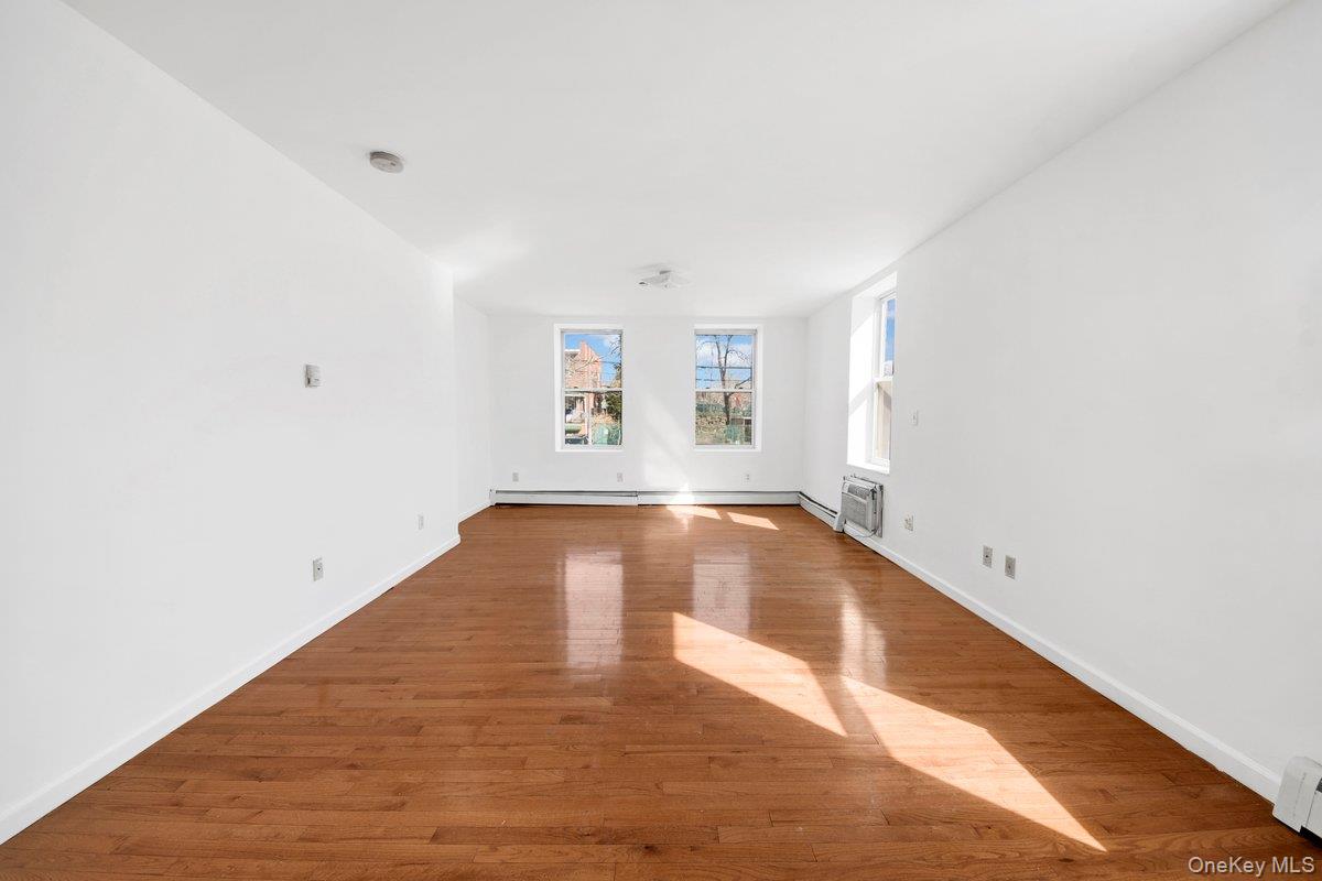 2527 Matthews Avenue