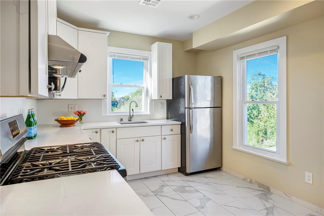 Rental Property at Todd Place 2nd Fl- Ri, Ossining, New York - Bedrooms: 3 
Bathrooms: 1 
Rooms: 5  - $3,500 MO.