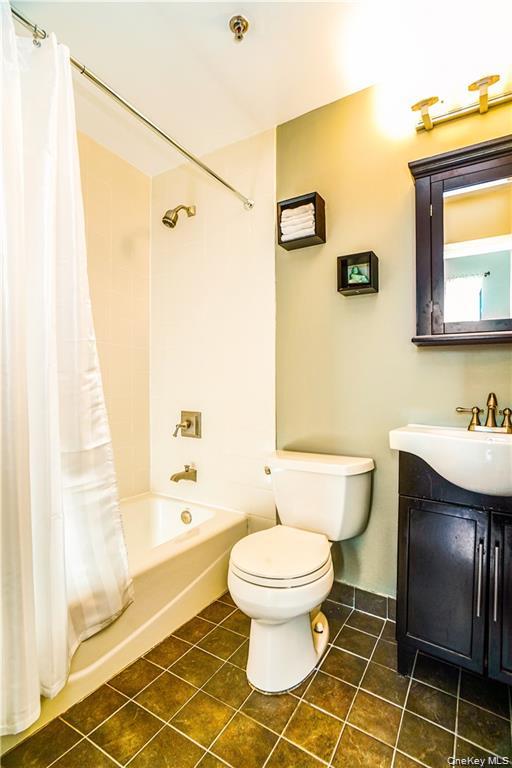 85 McKinley Avenue A2-7