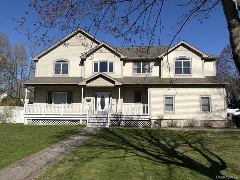 31 9th Avenue Kings Park NY 11754