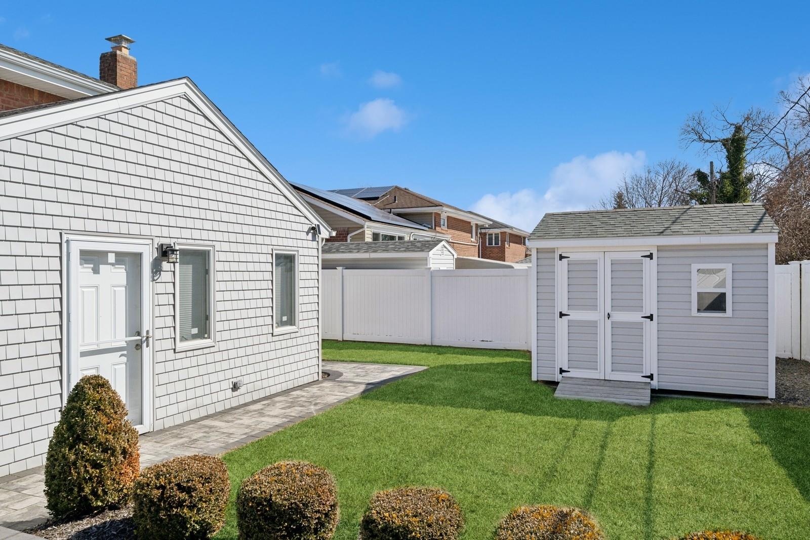 115 Northern Parkway, Plainview, New York image 24