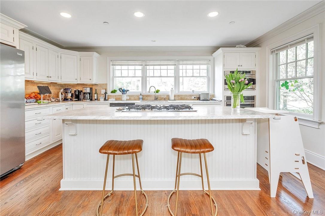 Harrison, New York 10528, United States, 5 Bedrooms Bedrooms, ,5 BathroomsBathrooms,Residential,Coming Soon,191768