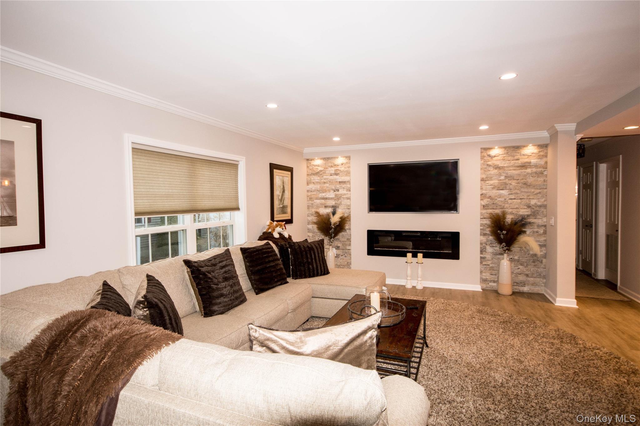 1661 # 519 Old Country rd 519