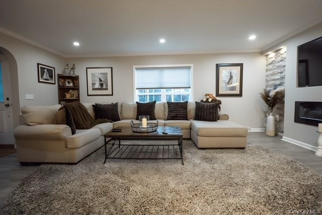 1661 # 519 Old Country rd 519