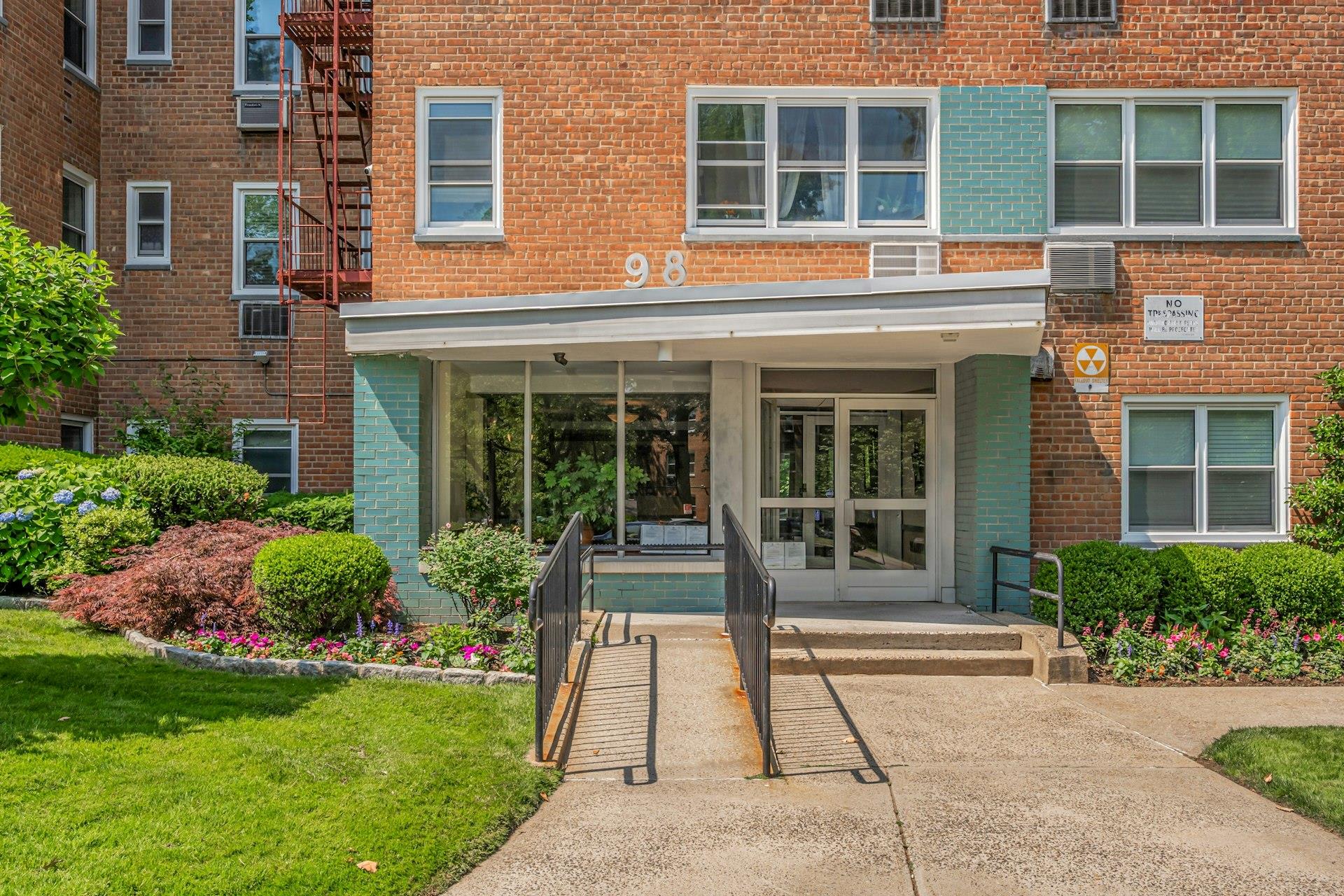 98 DeHaven Drive 1F