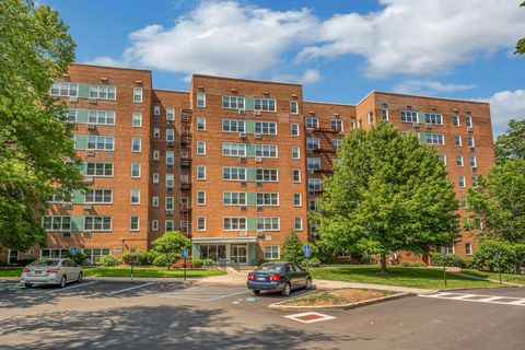 98 DeHaven Drive 1F Yonkers NY 10703