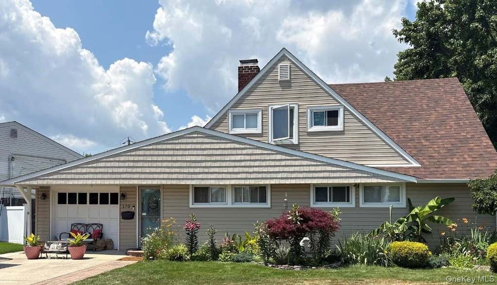 Photo of 170 Tardy Lane S, Wantagh, NY 11793 (MLS # 1032092)