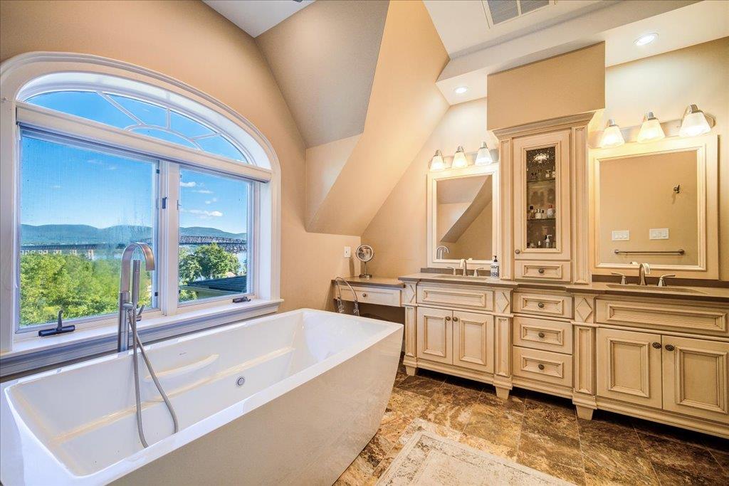 Newburgh (Town), New York 12550, United States, 5 Bedrooms Bedrooms, ,5 BathroomsBathrooms,Residential,Active,42603