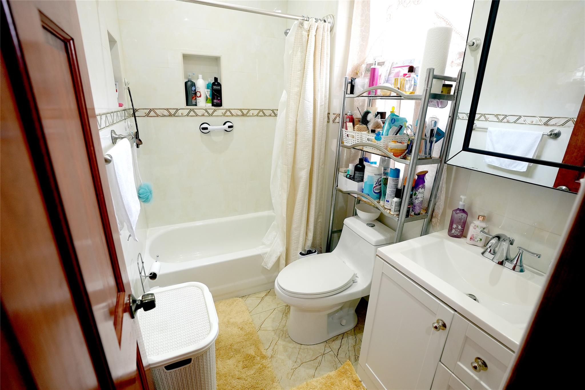 8758 111 Street, Richmond Hill North, New York image 13