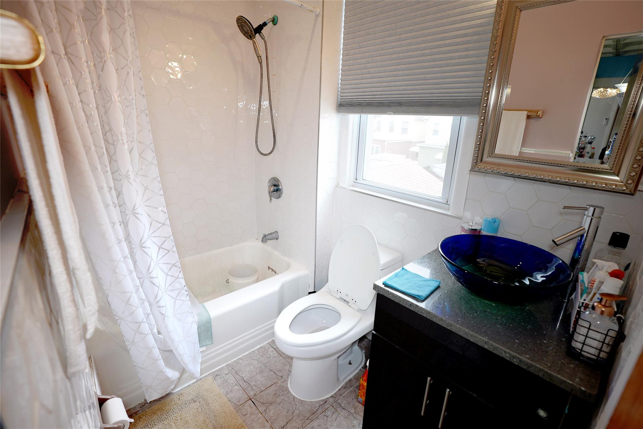 8758 111 Street, Richmond Hill North, New York image 22