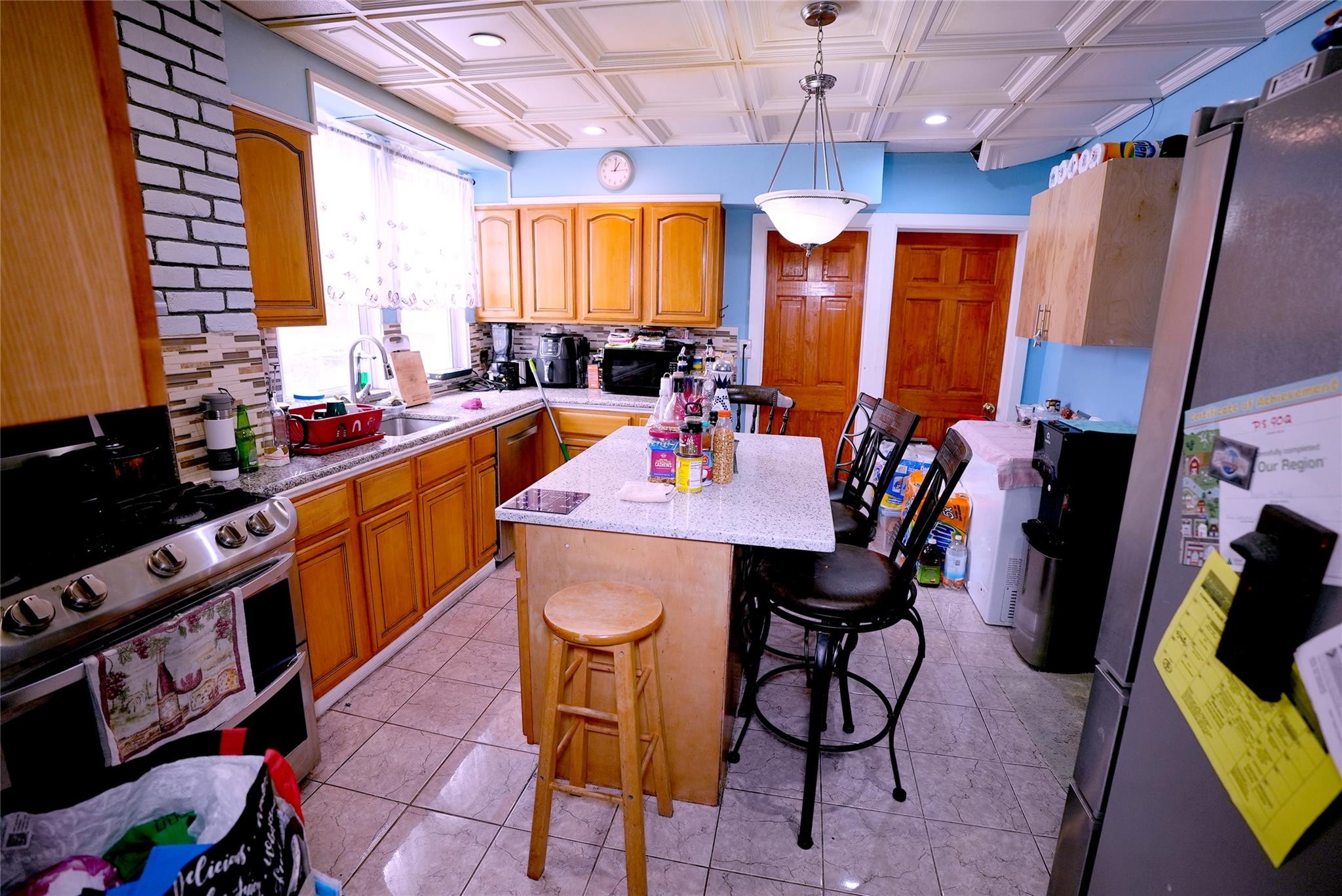 8758 111 Street, Richmond Hill North, New York image 25