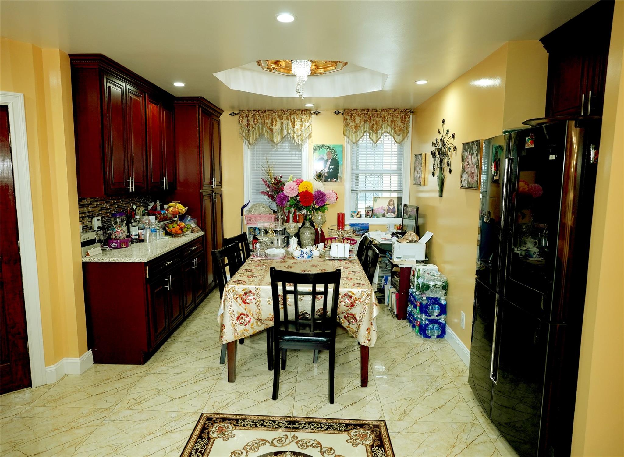8758 111 Street, Richmond Hill North, New York image 18