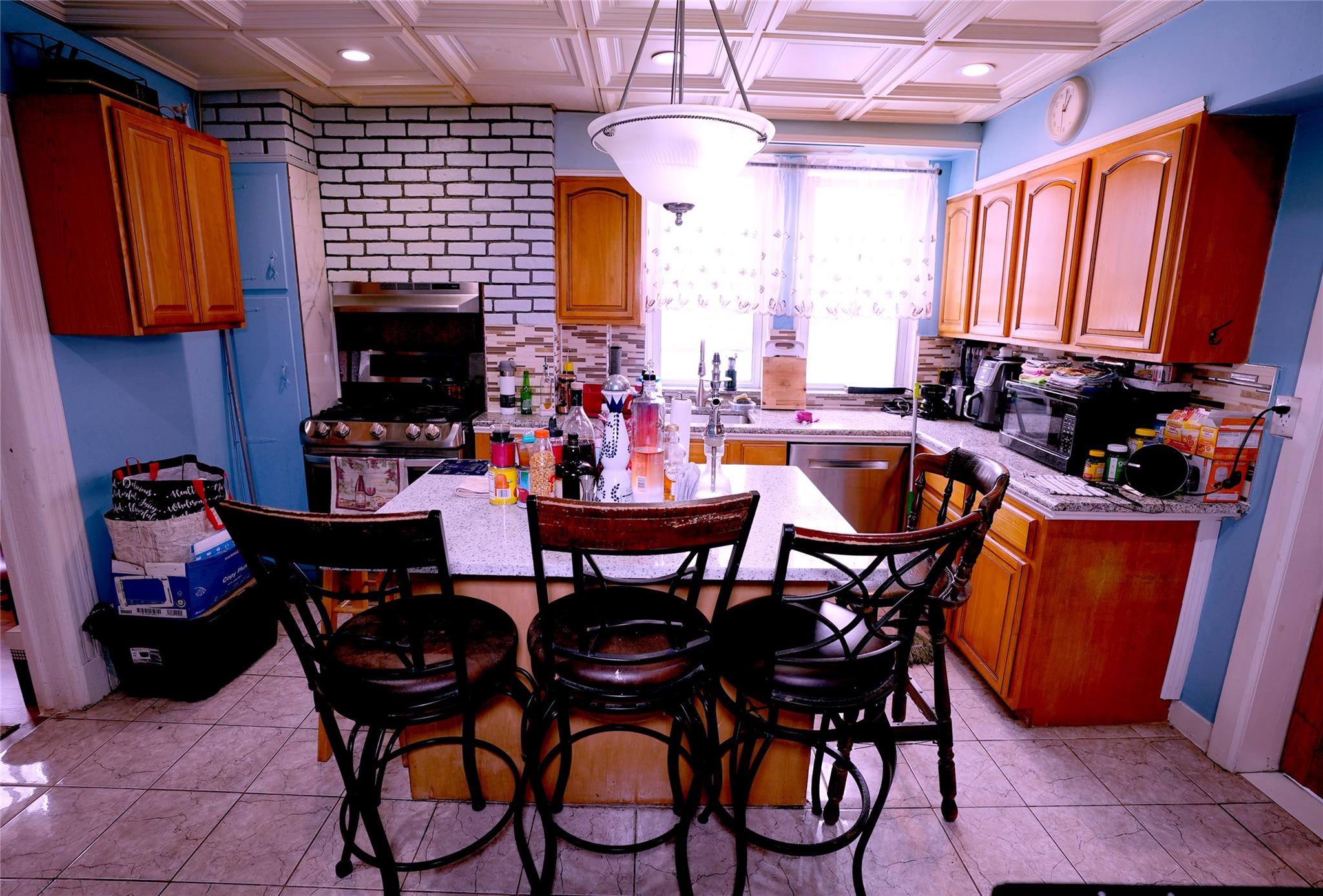 8758 111 Street, Richmond Hill North, New York image 24