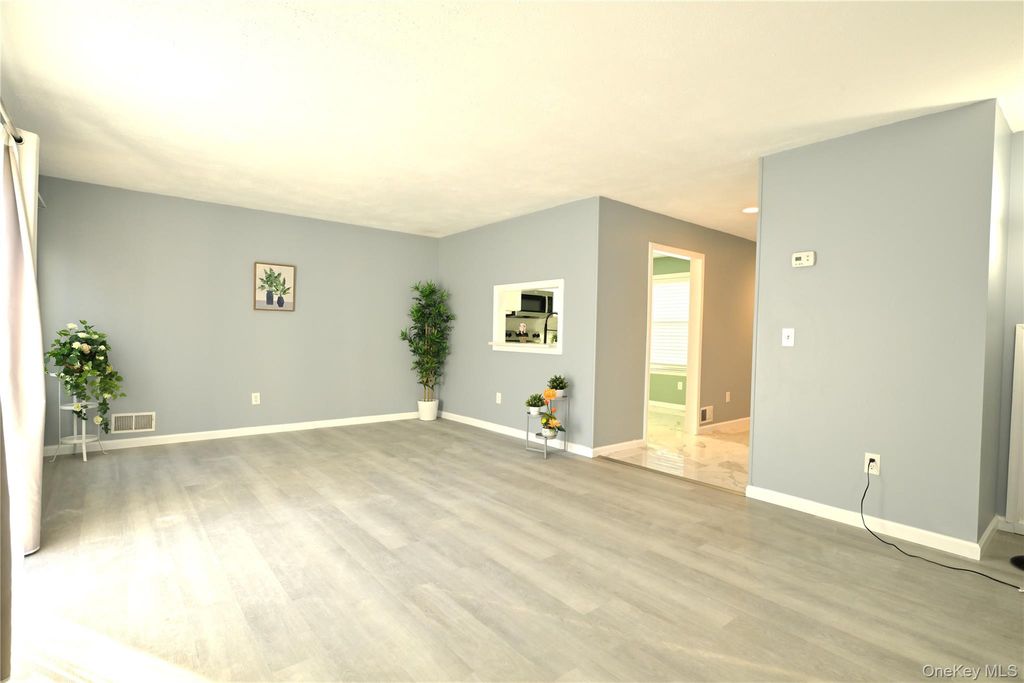 Photo of 14 Kensington Way, Middletown, NY 10940 (MLS # 944383)